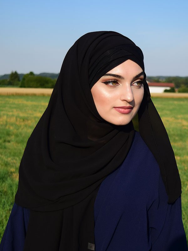 Kuwaity Malaysian Cross Hijab black